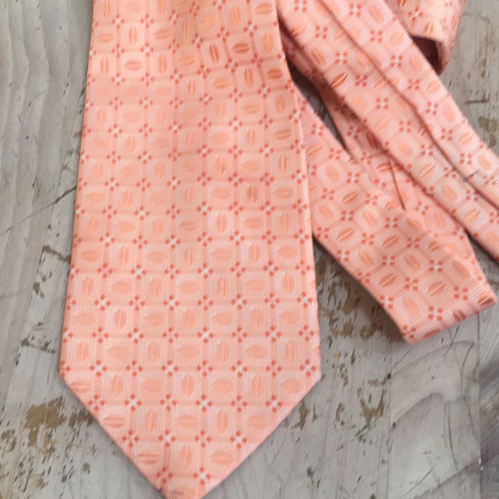 Peach Visconti tie